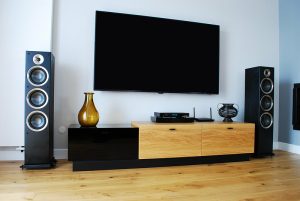 Bookshelf Speakers vs. Floor standing Speakers